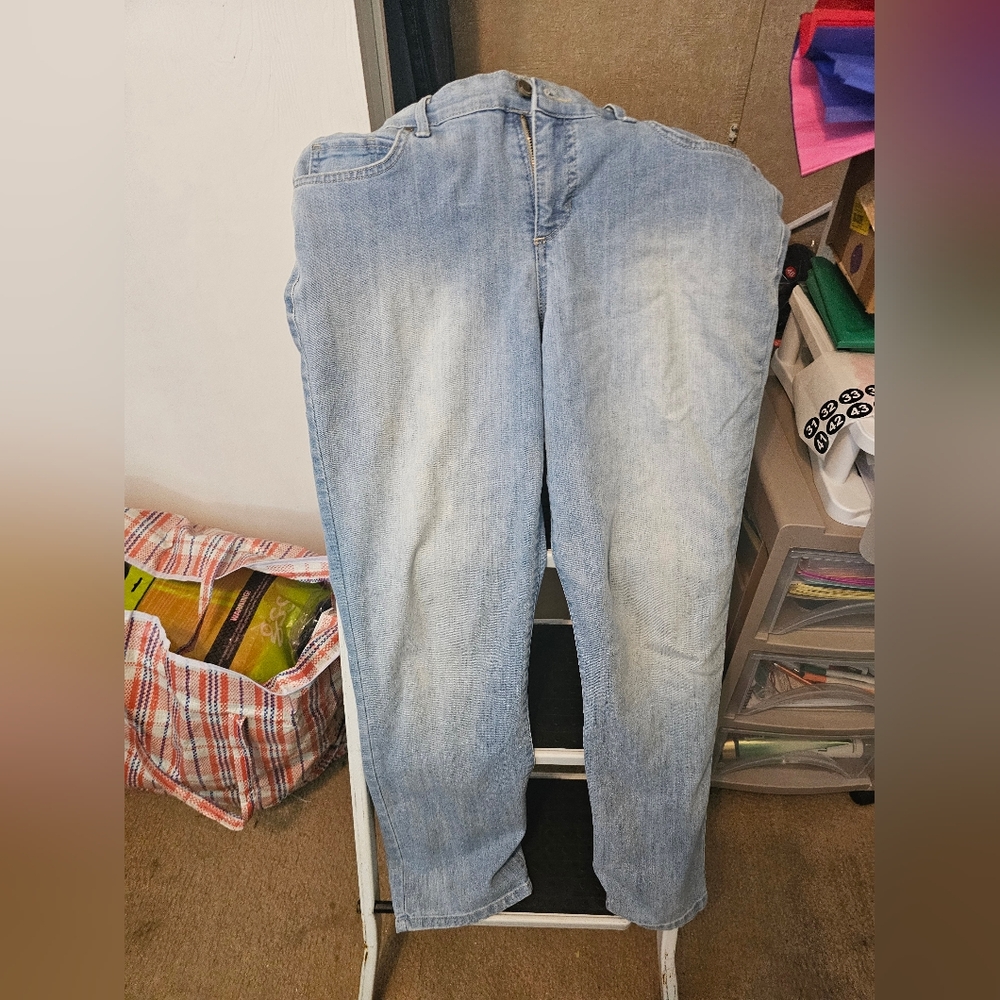 Bandolino Light Blue Women's Relaxed Mandie Jeans Size 8